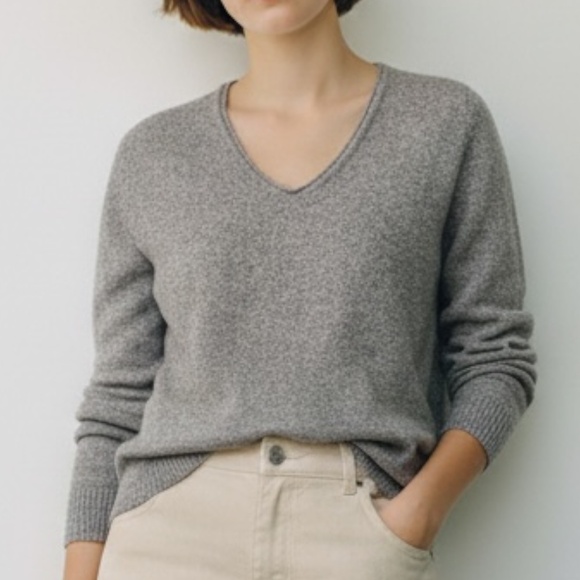 Old Navy Sweaters - OLD NAVY Gray V-Neck Sweater L Marled Cotton Minimalist Quiet Luxury Casual Chic